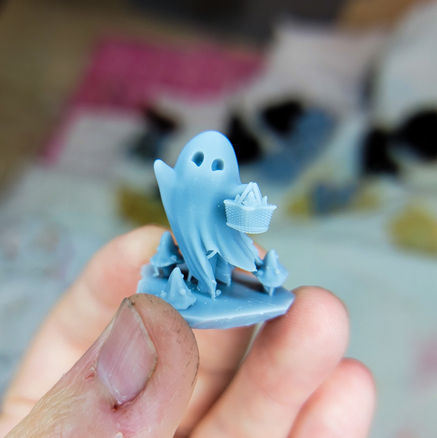 Foraging Ghost diorama resin inclusion