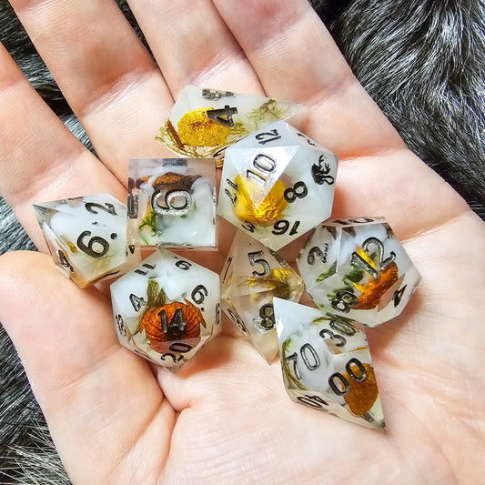 Fairy Circle 8 piece dice set