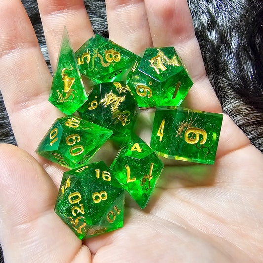 Draconic 8 piece dice set